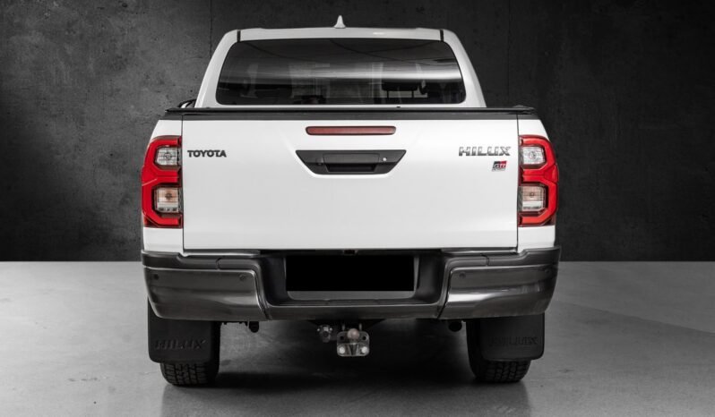 
Toyota Hilux 2.8 D-4D 4WD Double Cab GR Sport full									