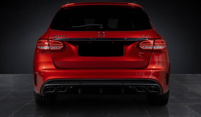 
Mercedes-Benz C63 AMG full									