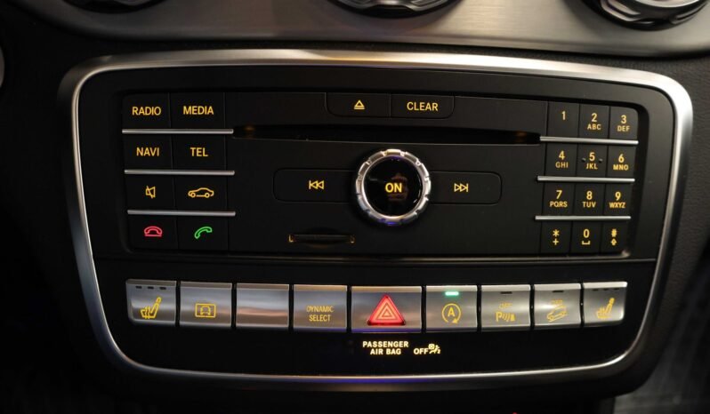 
Mercedes-Benz GLA 220 4MATIC full									