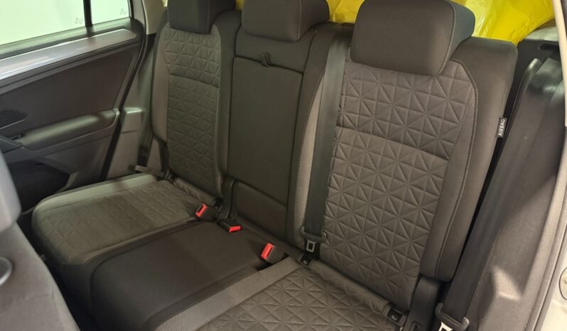 
Volkswagen Tiguan Life 2.0 TDI 4MOTION DSG full									