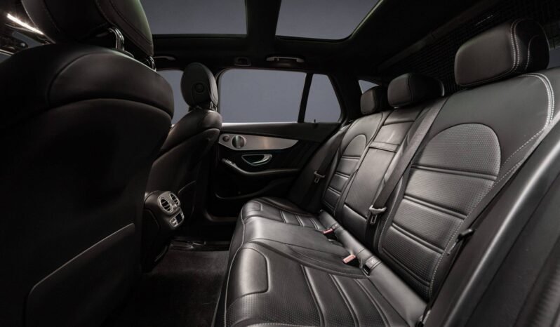 
Mercedes-Benz C63 AMG full									