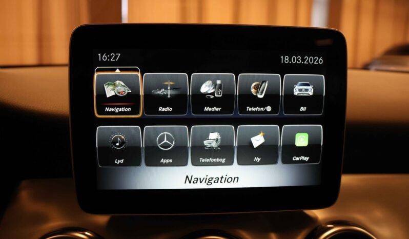 
Mercedes-Benz GLA 220 4MATIC full									