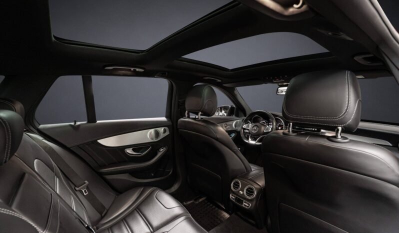 
Mercedes-Benz C63 AMG full									
