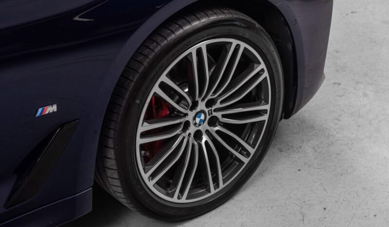 
BMW Série 5 530e xDrive M Sport full									