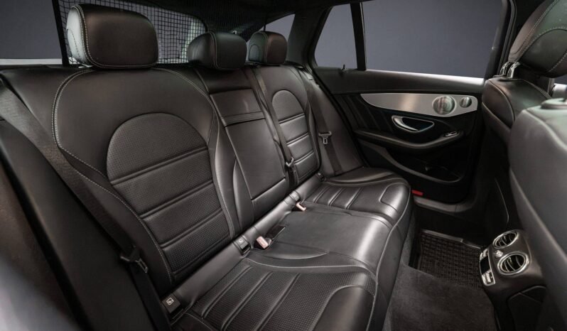 
Mercedes-Benz C63 AMG full									