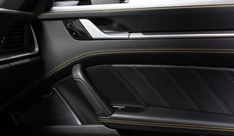 
Porsche 911 Turbo S (992) full									