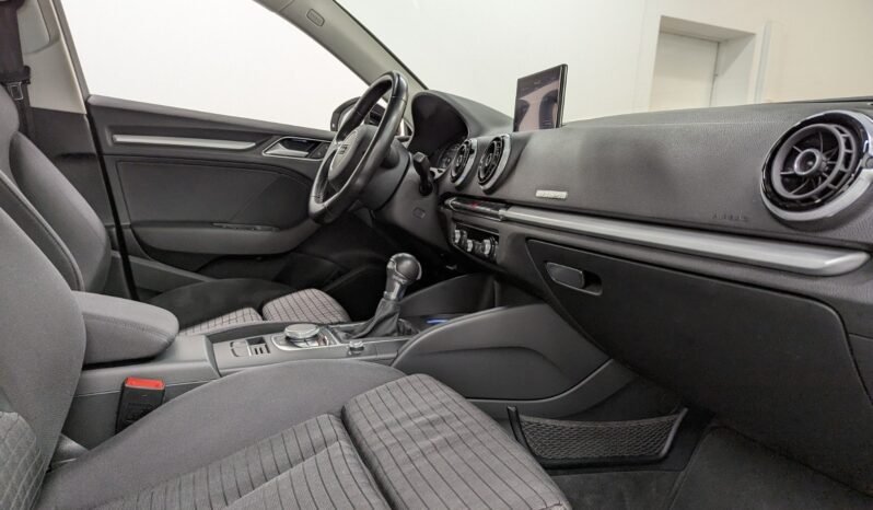 
Audi A3 Sportback e-tron full									