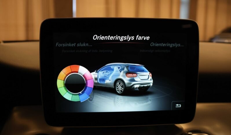 
Mercedes-Benz GLA 220 4MATIC full									
