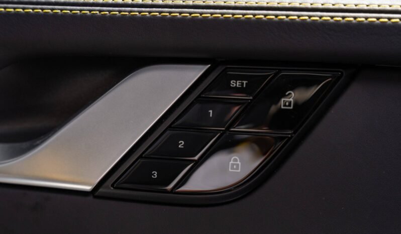 
Porsche 911 Turbo S (992) full									