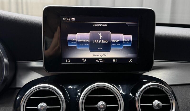 
Mercedes-Benz C350 e Hybrid full									