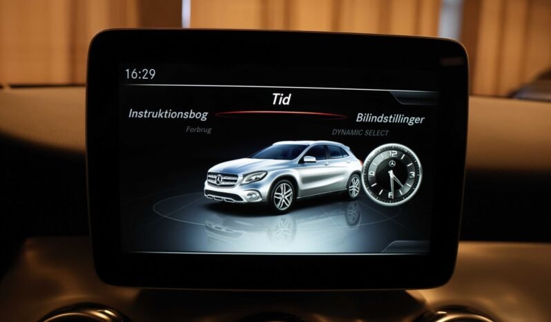 
Mercedes-Benz GLA 220 4MATIC full									