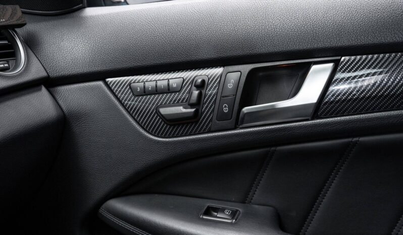 
Mercedes-Benz C63 AMG 6.2 V8 Performance full									