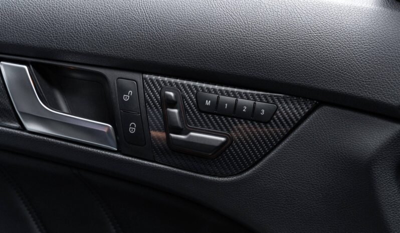 
Mercedes-Benz C63 AMG 6.2 V8 Performance full									