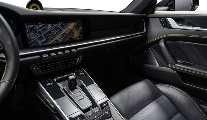 
Porsche 911 Turbo S (992) full									