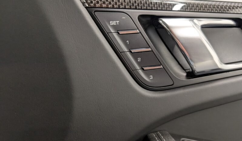 
Porsche Macan Turbo Performance Package (PP) 3.6 V6 Biturbo full									
