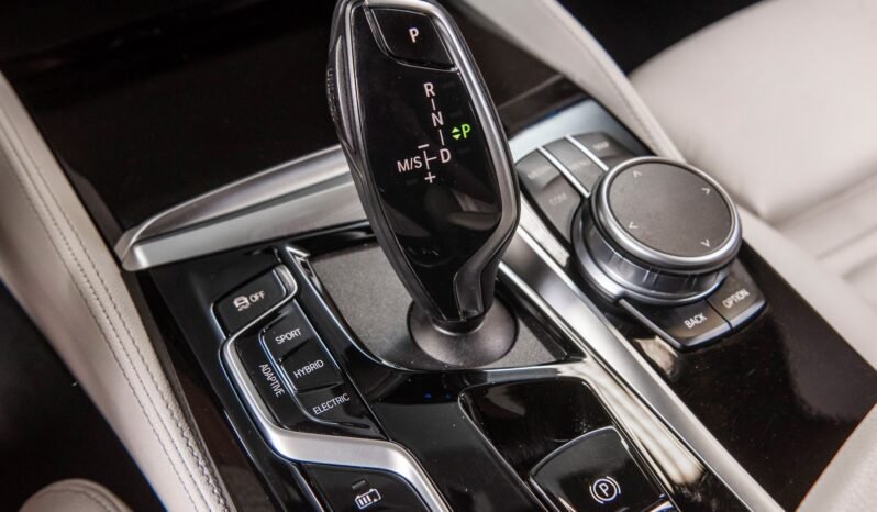 
BMW Série 5 530e xDrive M Sport full									