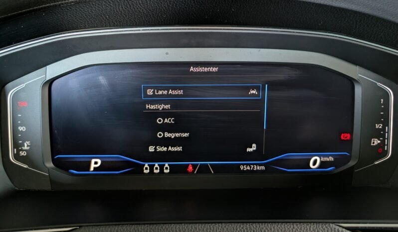 
Volkswagen Passat Alltrack 2.0 TDI full									