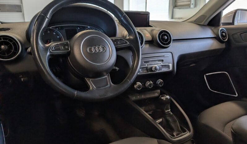 
Audi A1 S line 1.0 TFSI 95 ch full									