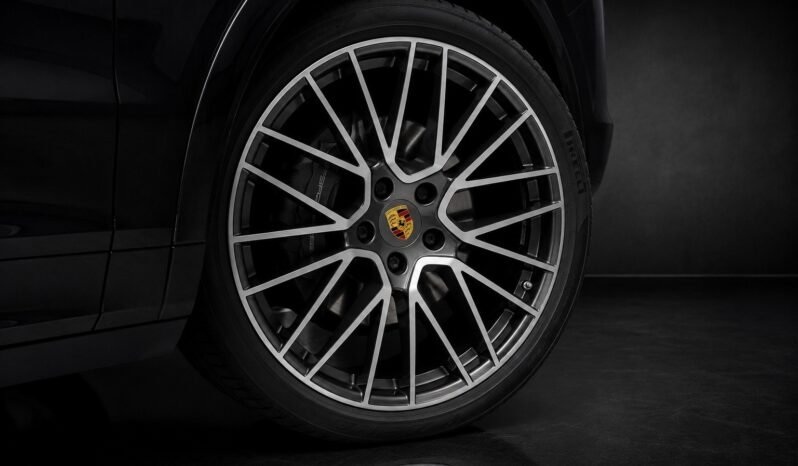 
Porsche Cayenne Coupé E-Hybrid full									