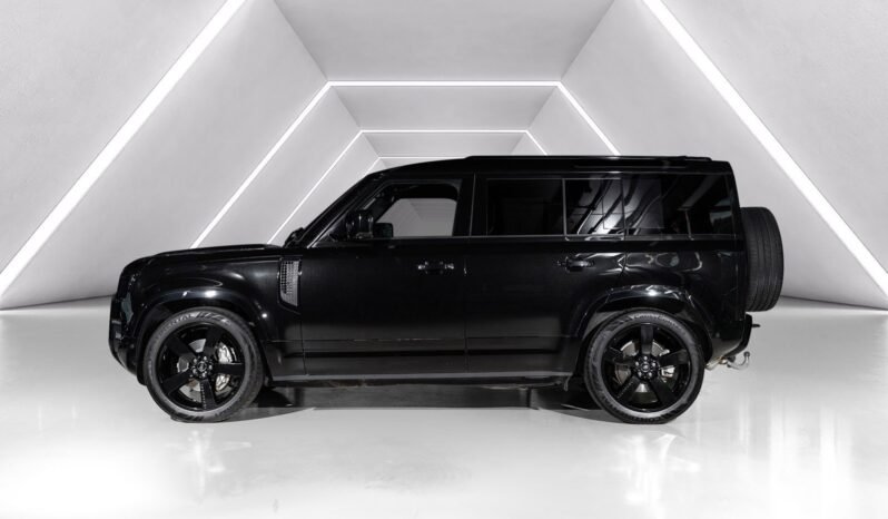 
Land Rover Defender 110 X-Dynamic HSE D300 full									