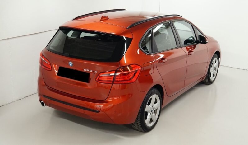 
BMW 225xe Sport Line full									