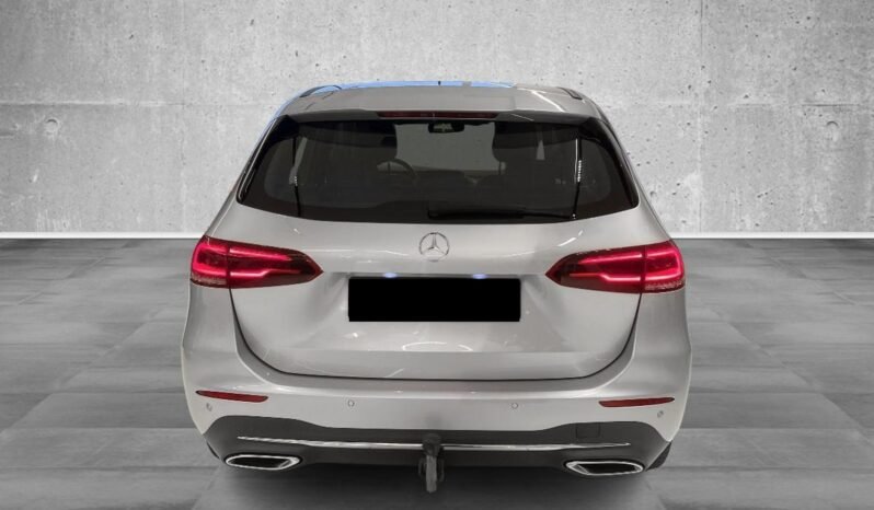 
Mercedes-Benz B180 AMG Line full									