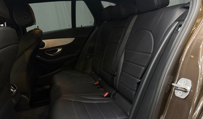 
Mercedes-Benz C350 e Hybrid full									