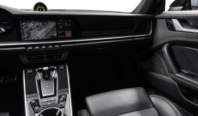 
Porsche 911 Turbo S (992) full									