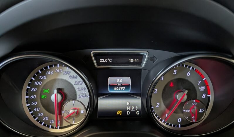 
Mercedes-Benz CLA 180 1.6 Turbo 122 ch full									