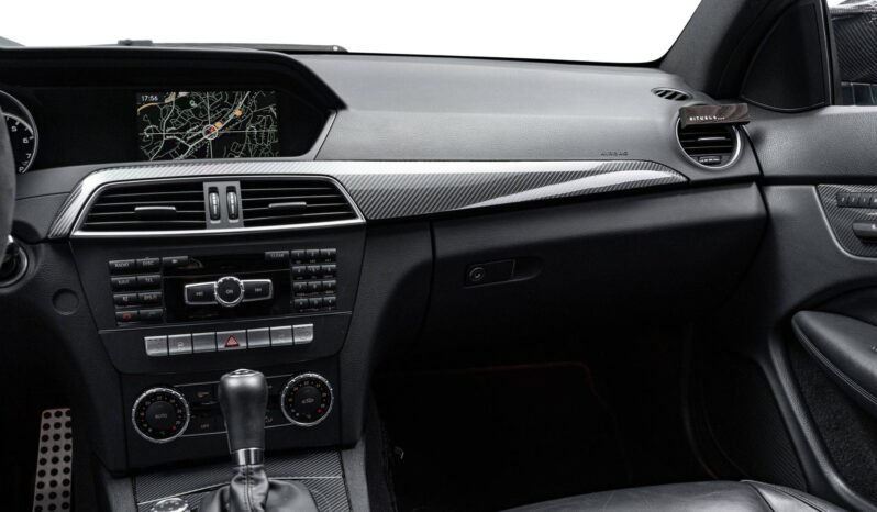 
Mercedes-Benz C63 AMG 6.2 V8 Performance full									