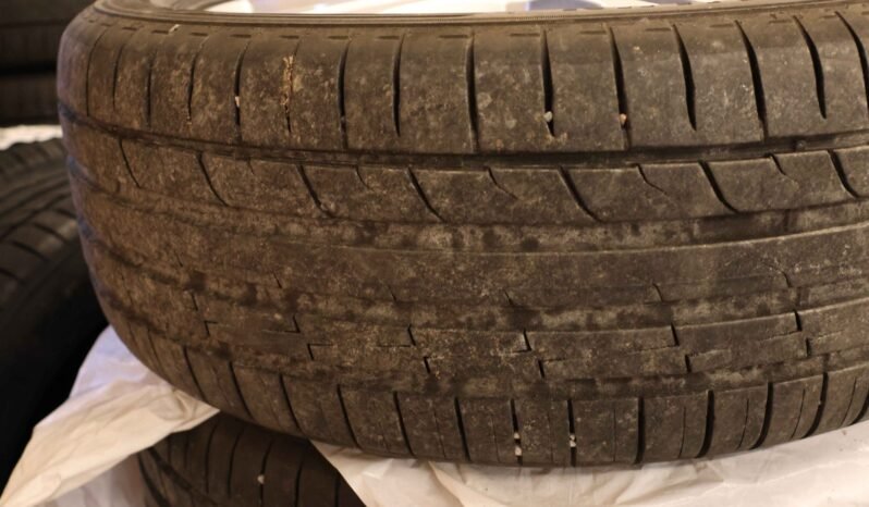 
Mercedes-Benz GLA 220 4MATIC full									