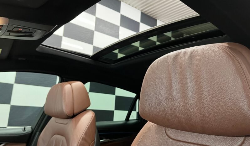 
BMW X6 xDrive30d M Sport full									