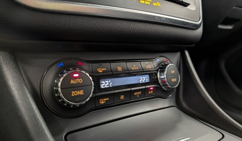 
Mercedes-Benz CLA 180 1.6 Turbo 122 ch full									
