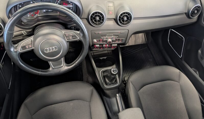 
Audi A1 S line 1.0 TFSI 95 ch full									