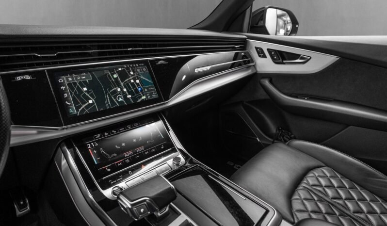 
Audi Q8 60 TFSI e quattro S line full									