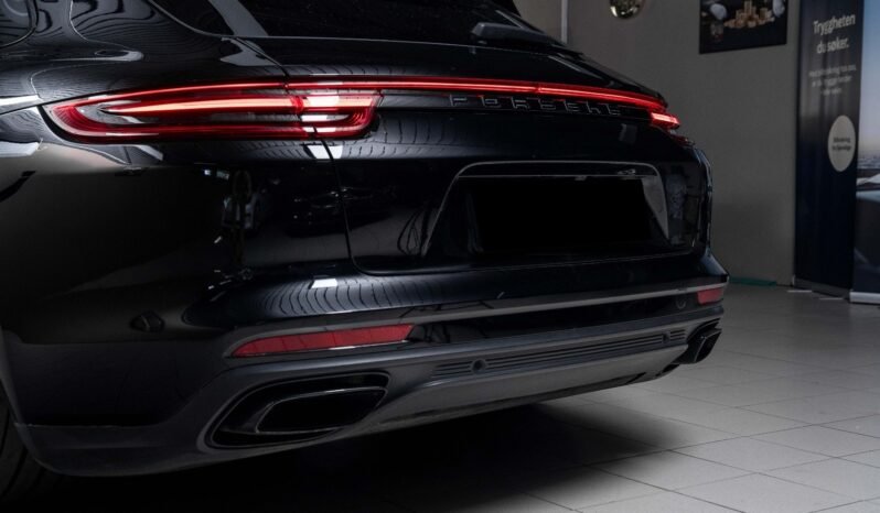 
Porsche Panamera 4 E-Hybrid full									