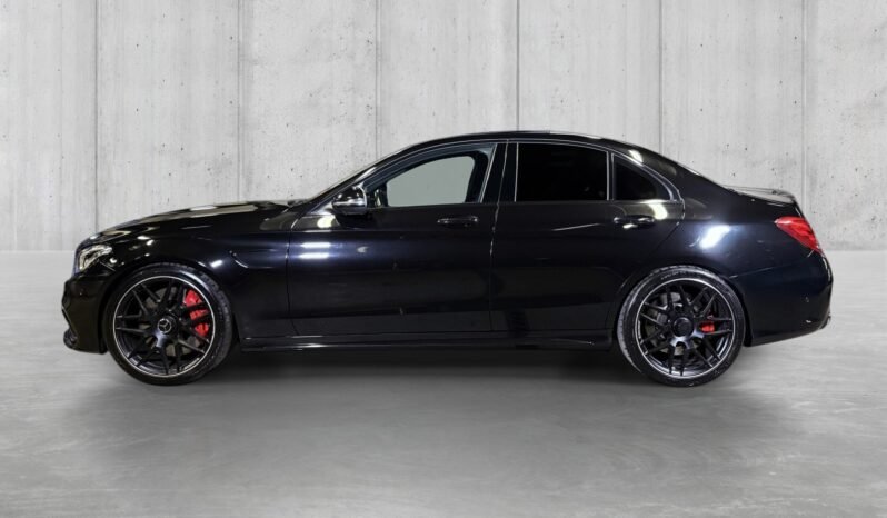 
Mercedes-Benz C 63 S AMG 4.0 V8 Biturbo 510 CH full									