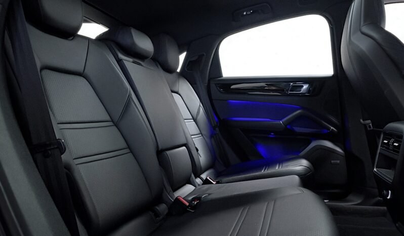
Porsche Cayenne Coupé E-Hybrid full									