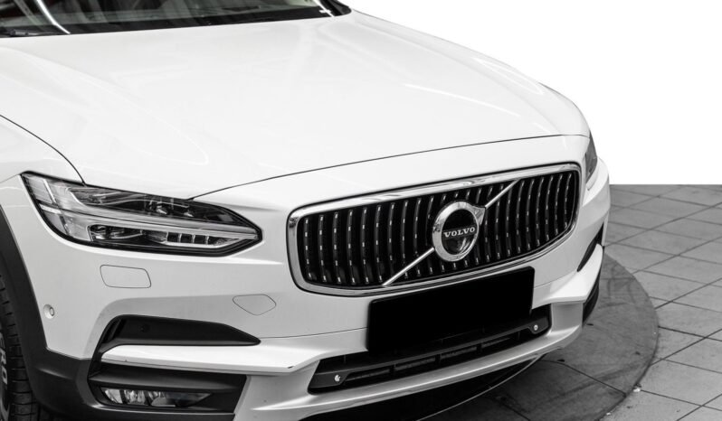 
Volvo V90 Cross Country D4 AWD full									