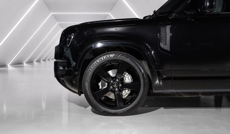 
Land Rover Defender 110 X-Dynamic HSE D300 full									