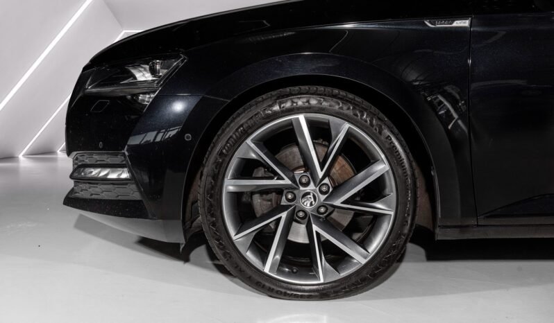 
Škoda Superb 2.0 TDI Sportline 4×4 DSG full									