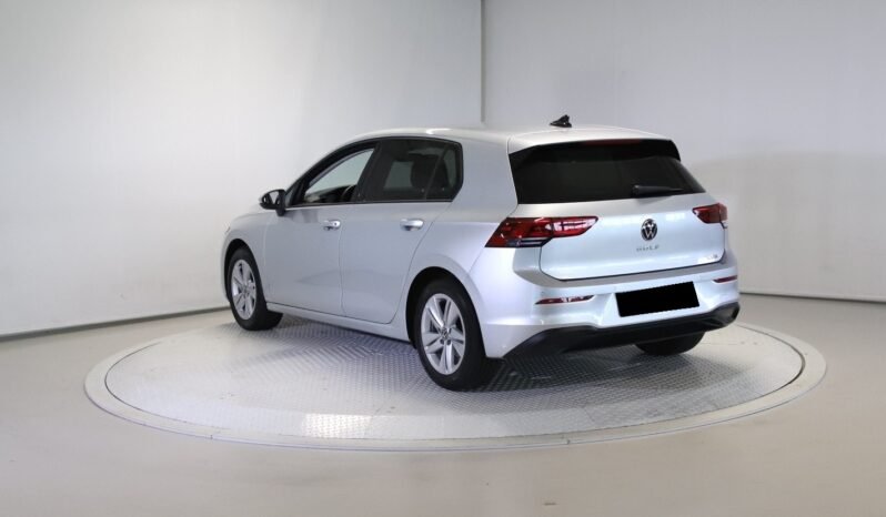 
Volkswagen Golf VIII 1.0 eTSI Life full									