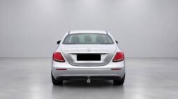 Mercedes-Benz E200