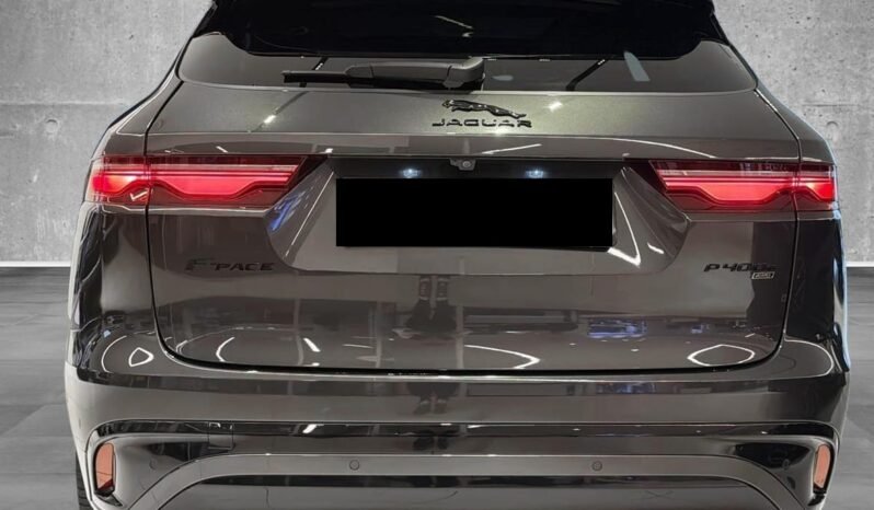 
Jaguar F-PACE P400e SE R-Dynamic Black AWD full									