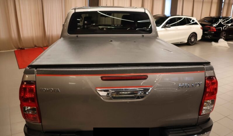 
Toyota HiLux 4×4 full									