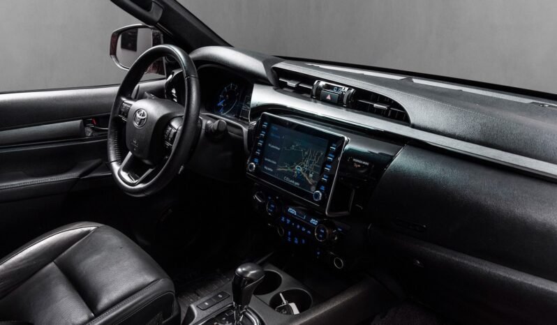 
Toyota Hilux 2.8 D-4D Arctic Trucks full									