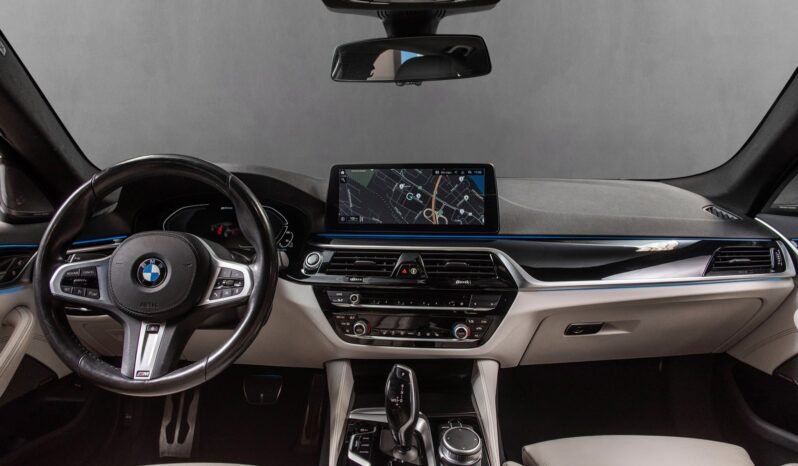 
BMW Série 5 530e xDrive M Sport full									