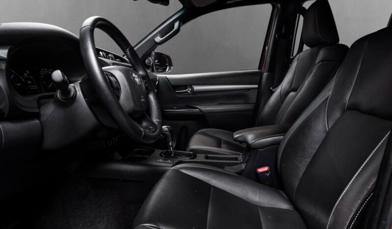 
Toyota Hilux 2.8 D-4D Arctic Trucks full									