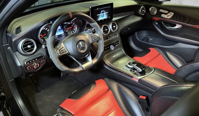 
Mercedes-Benz C 63 S AMG 4.0 V8 Biturbo 510 CH full									