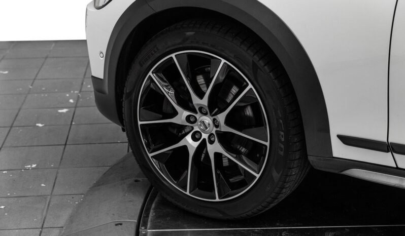
Volvo V90 Cross Country D4 AWD full									